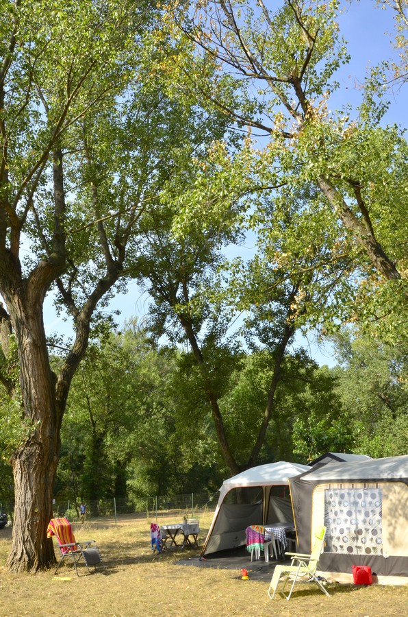 emplacements camping la plage de l'orb