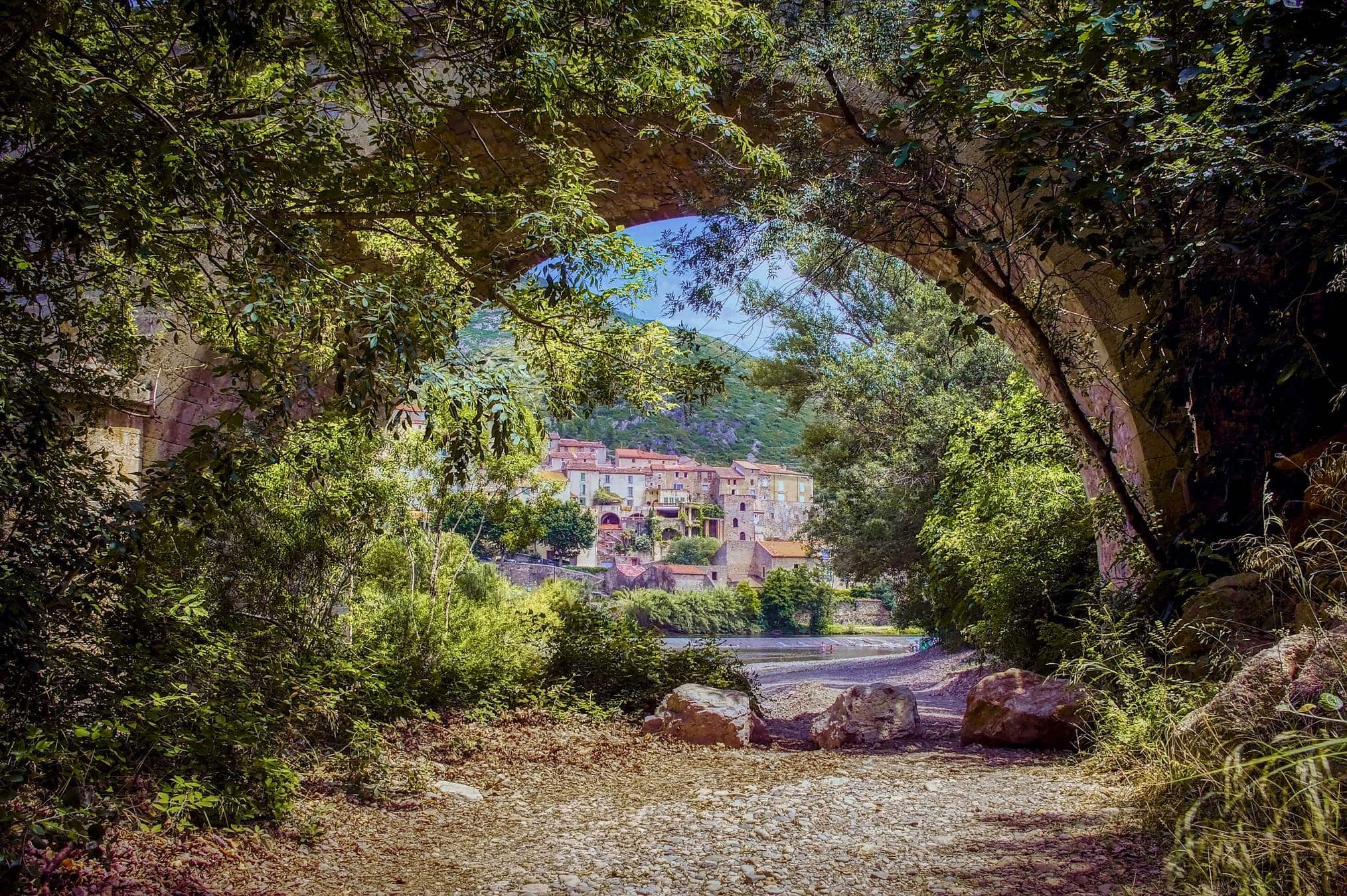 Roquebrun, Saint Chinian